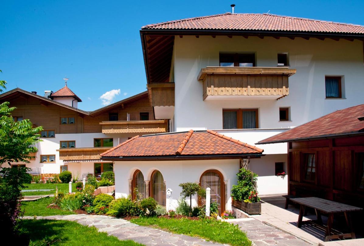 Hotel Tannenhof بَرونيكو المظهر الخارجي الصورة