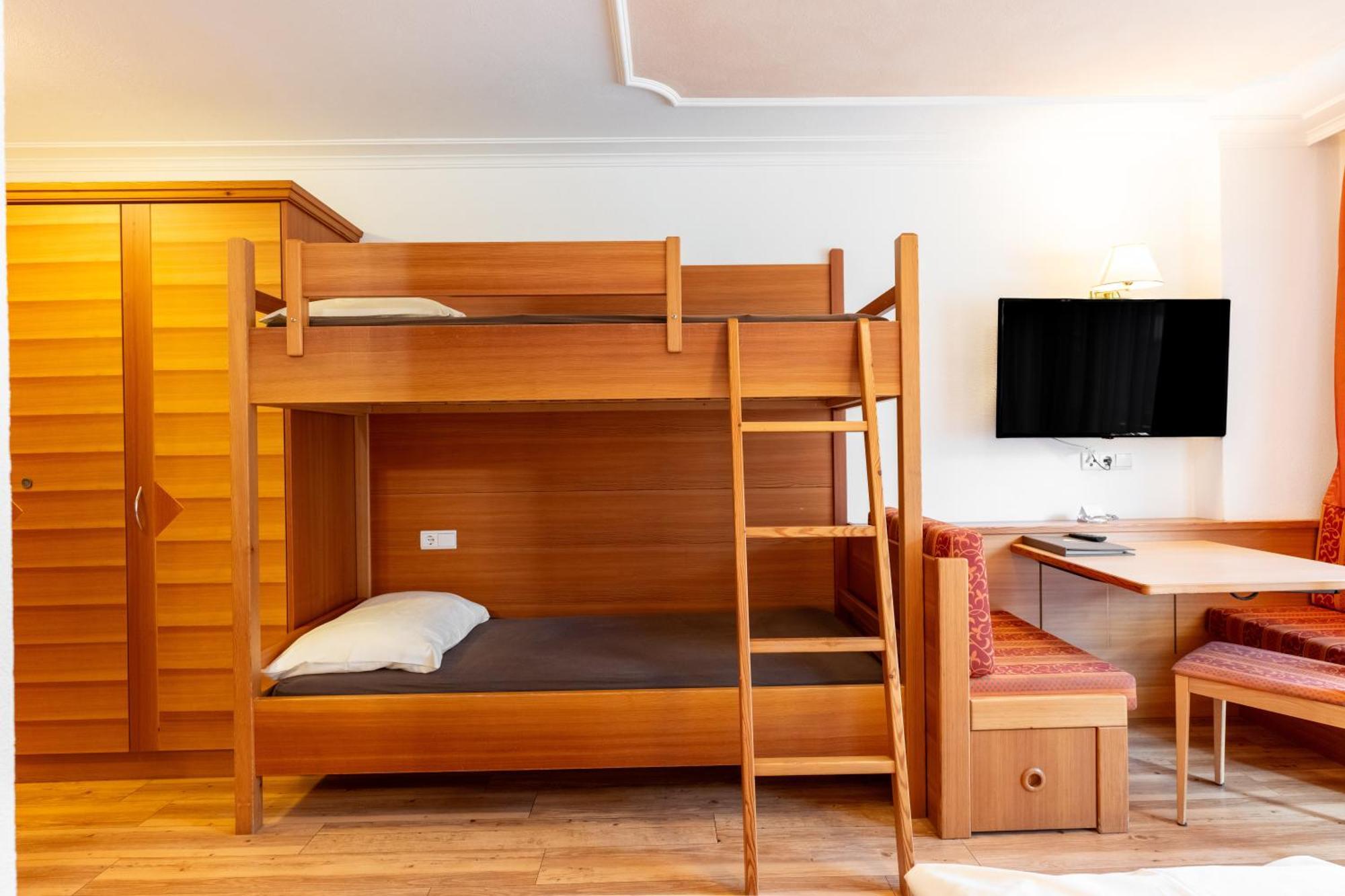 Hotel Tannenhof بَرونيكو المظهر الخارجي الصورة